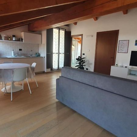 Appartamento Residenza Lavinia Monforte dʼAlba Esterno foto