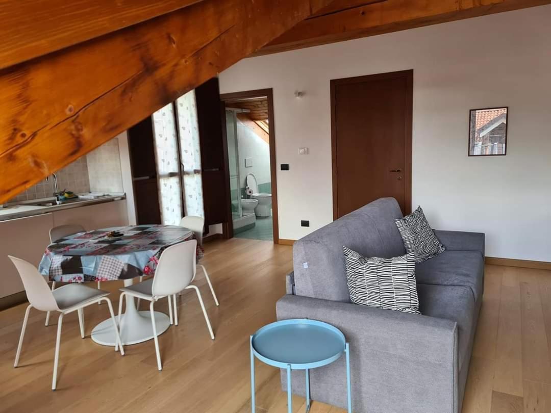 Appartamento Residenza Lavinia Monforte dʼAlba Esterno foto