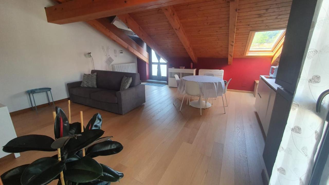 Appartamento Residenza Lavinia Monforte dʼAlba Esterno foto