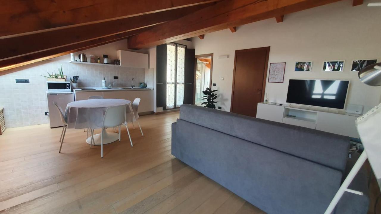 Appartamento Residenza Lavinia Monforte dʼAlba Esterno foto